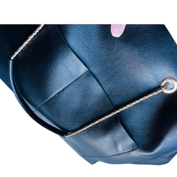 Sézane Gaby Black Leather Tote Bag - Picture 10 of 11